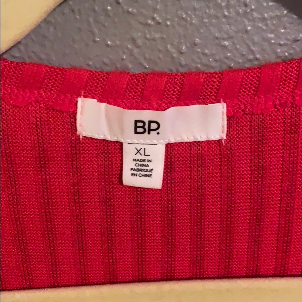 Red BP. Top - Picture 2 of 3